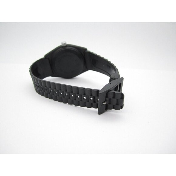 Vintage Men Swiss Wenger Quartz WR Analog Dial Plastic Case Round Watch (E814) - Picture 10 of 11